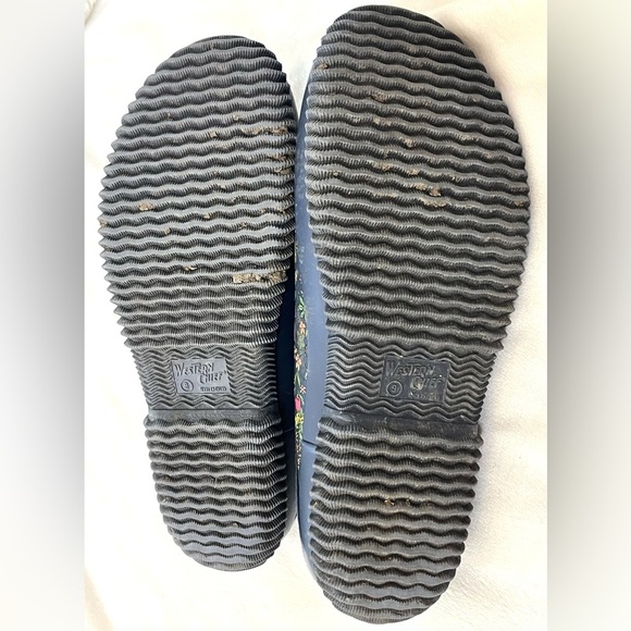 Western Chief Women's Waterproof Slip-On Garden Clog Navy Blue Size 9 - Picture 10 of 11